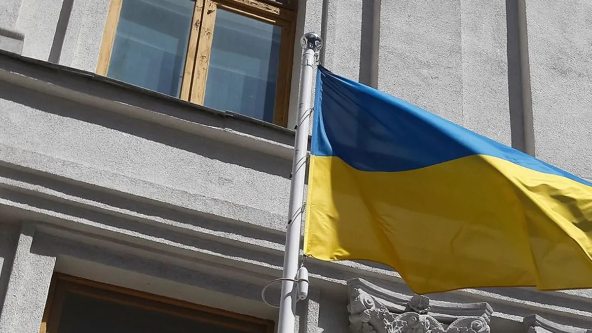 Ukrayna'da Rus hava saldırılarının ardından oluşan hasarı gösteren bir görsel.