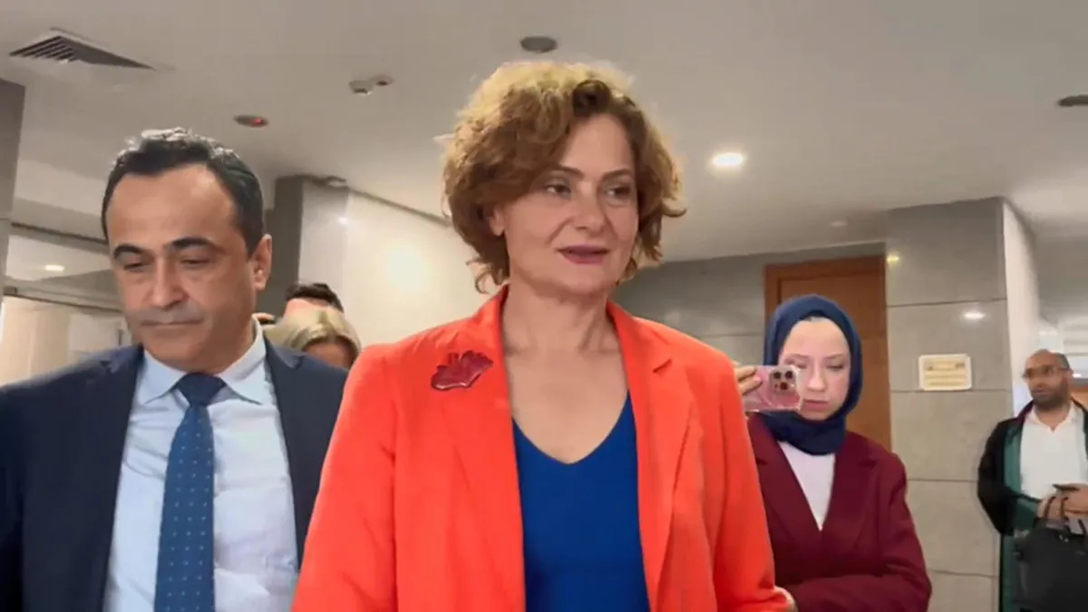 Eski CHP İstanbul İl Başkanı Canan Kaftancıoğlu’nun yargılandığı duruşma ertelendi Eski CHP İstanbul İl Başkanı Canan Kaftancıoğlu’nun yargılandığı duruşma ertelendi