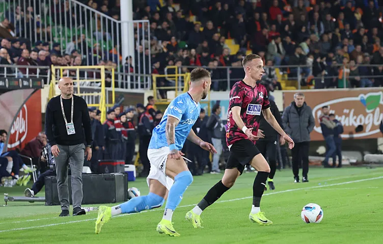 SON DAKİKA HABERİ: Alanyaspor - Trabzonspor maçına damga vuran penaltı pozisyonu! Fırtına’dan büyük tepki...