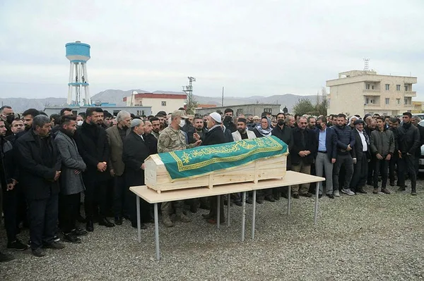 tahir-guven-cinayetinden-hdp-cikti-sabah-hdp-vekilin-kardesi-ve-katilin-ifadelerine-ulasti-1640834776770.jpg