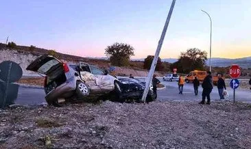 Kütahya’da trafik kazasında 2 araç çarpıştı: 1 ölü, 4 yaralı