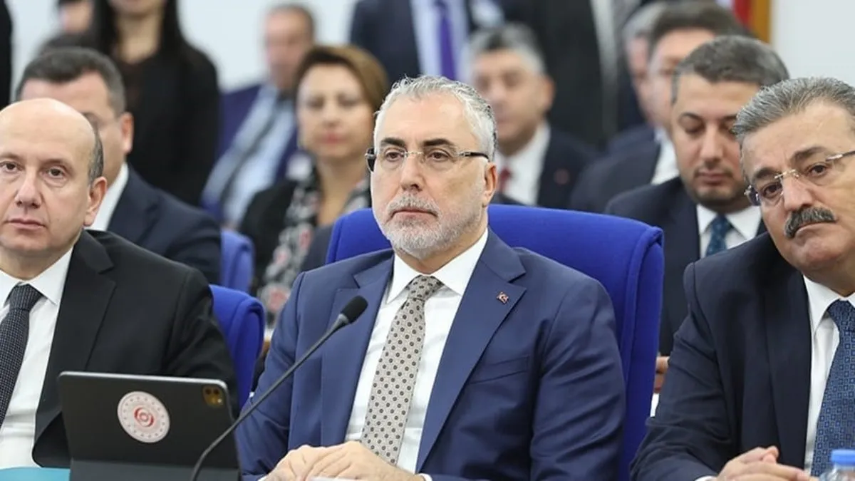 Bakan Işıkhan’dan SGK’ya borcu olan belediyelerle ilgili açıklama: İlk 10 belediyenin 8’i CHP’li Bakan Işıkhan’dan SGK’ya borcu olan belediyelerle ilgili açıklama: İlk 10 belediyenin 8’i CHP’li