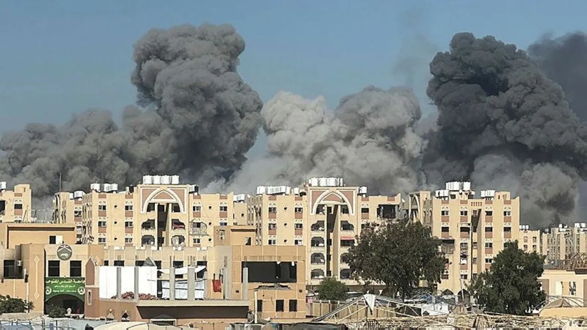 Katil İsrail ordusu, Han Yunus saldırılarını devam ediyor Katil İsrail ordusu, Han Yunus saldırılarını devam ediyor