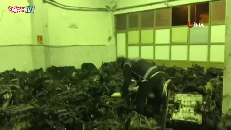 Ankara merkezli 3 ildeki eş zamanlı operasyonda 80 milyon liralık kaçak oto yedek parçası ele geçirildi | Video