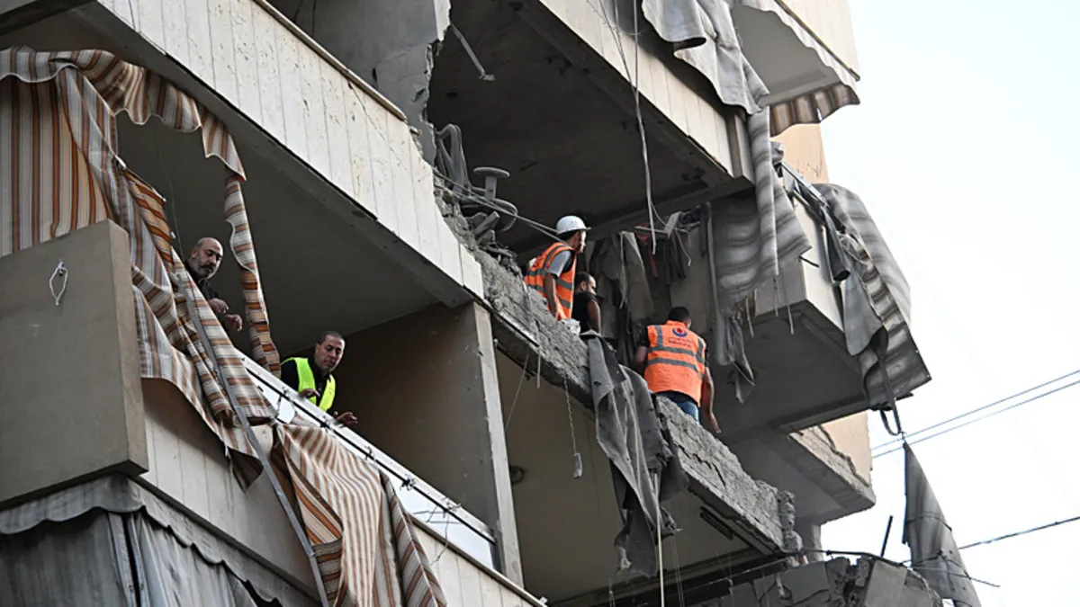 Katil İsrail’den Hizbullah’ın iki numaralı ismine suikast! “Siyonistler yeni bir kırmızı çizgiyi aştı” Katil İsrail’den Hizbullah’ın iki numaralı ismine suikast! “Siyonistler yeni bir kırmızı çizgiyi aştı”