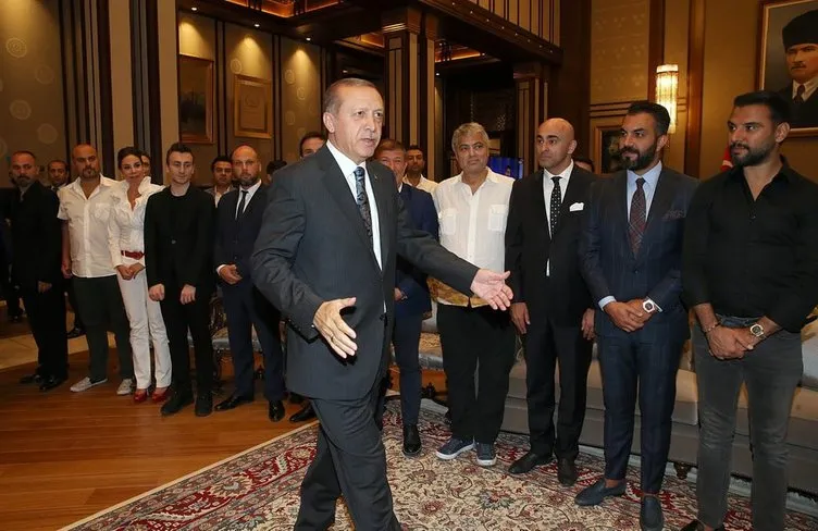 Erdoğan ünlü isimleri Külliye’de kabul etti