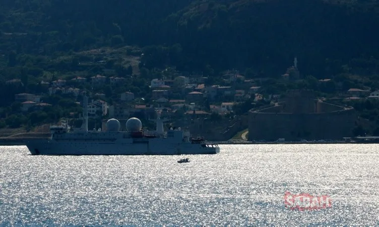 Fransız zırhlı istihbarat gemisi Çanakkale Boğazı’ndan geçti
