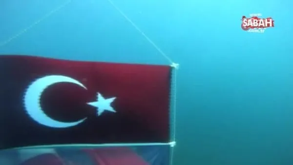 İzmir'de jandarma timinden zaferin 98. yılında su altında asker selamı | Video