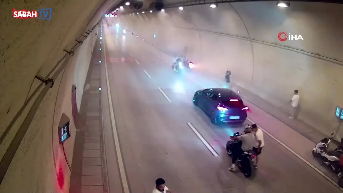 Beyoğlu’nda tünel kapatan motosikletlilere ceza kesildi | Video