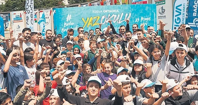 esra-albayraktan-ailelere-kritik-uyari-cocuklar-dijital-kusatma-altinda-1779304001859.jpeg