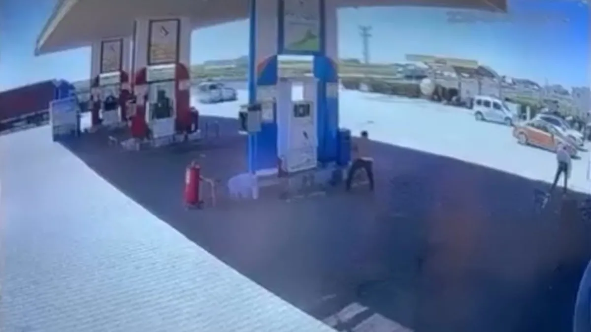 Mardin’de akaryakıt istasyonunda silahlı kavga: 1’i ağır 4 yaralı Mardin’de akaryakıt istasyonunda silahlı kavga: 1’i ağır 4 yaralı