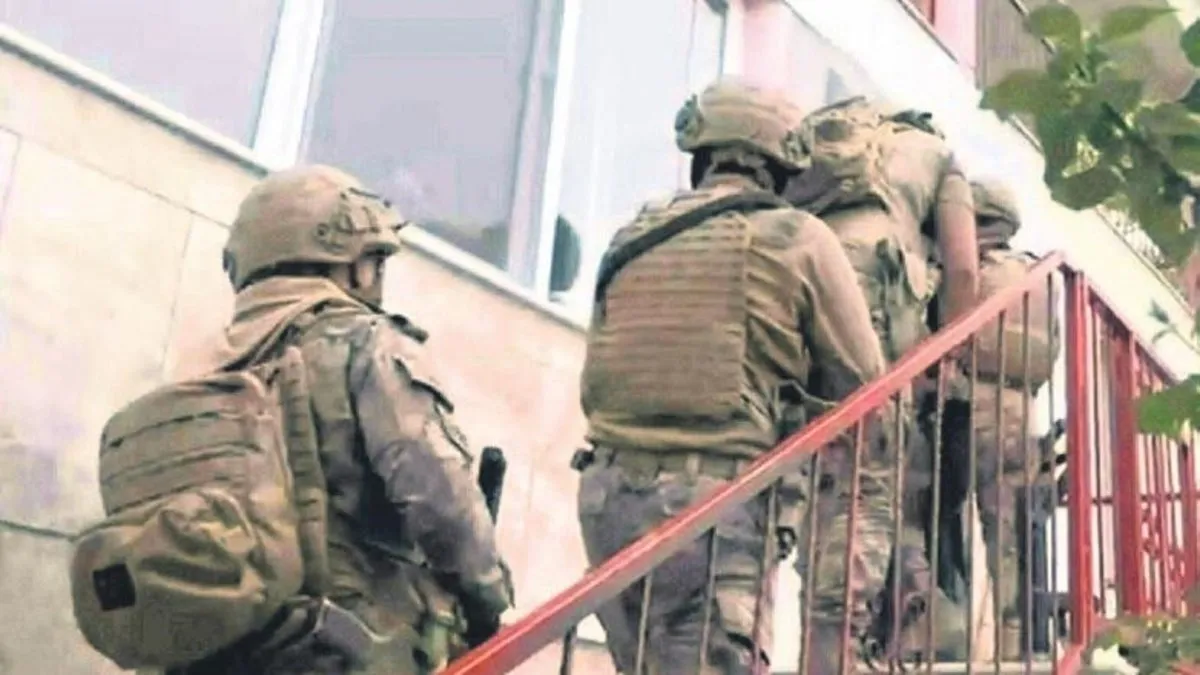 İzmir’de FETÖ operasyonu: 22 gözaltı