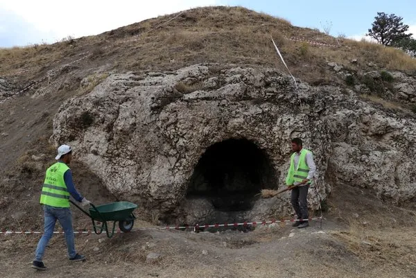 Harput'ta 2 bin 700 yıllık mühür bulundu