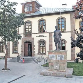 Tarihe ışık tutan bina ziyaretçilerini bekliyor