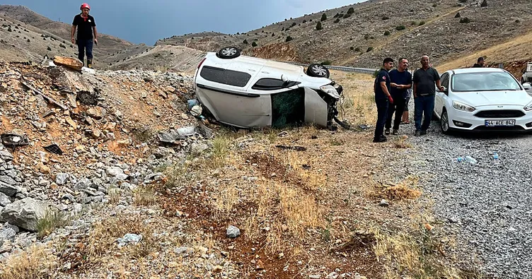 Adıyaman’da hafif ticari araç takla attı: Yaralılar var