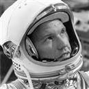 L. Gordon Cooper en uzun uzay uçuşunu yaptı