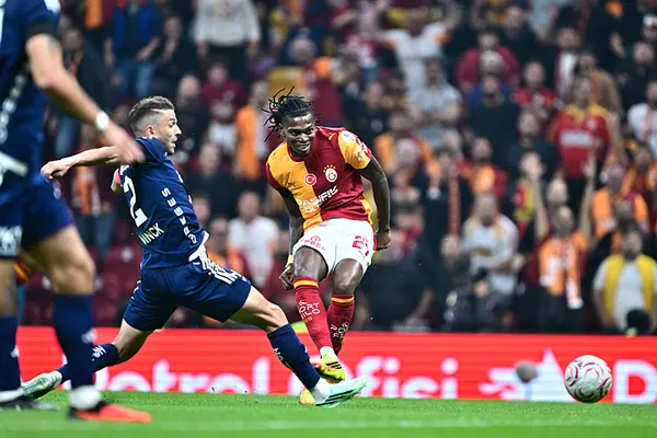 canli-super-ligde-galatasaray-kasimpasa-maci-ilk-gol-geldi-1791568615623.jpeg