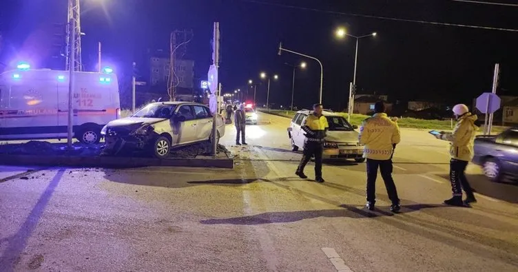 Amasya’da feci kaza! İki otomobil çarpıştı: 5 yaralı