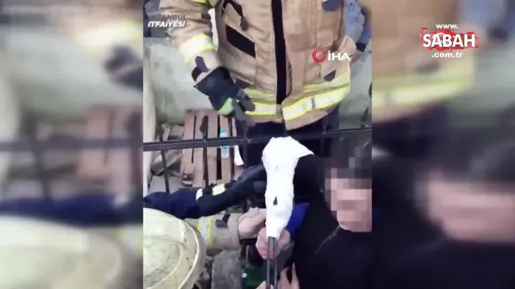 Koluna demir parmaklık saplanan çocuğu itfaiyenin kurtarma operasyonu kamerada | Video