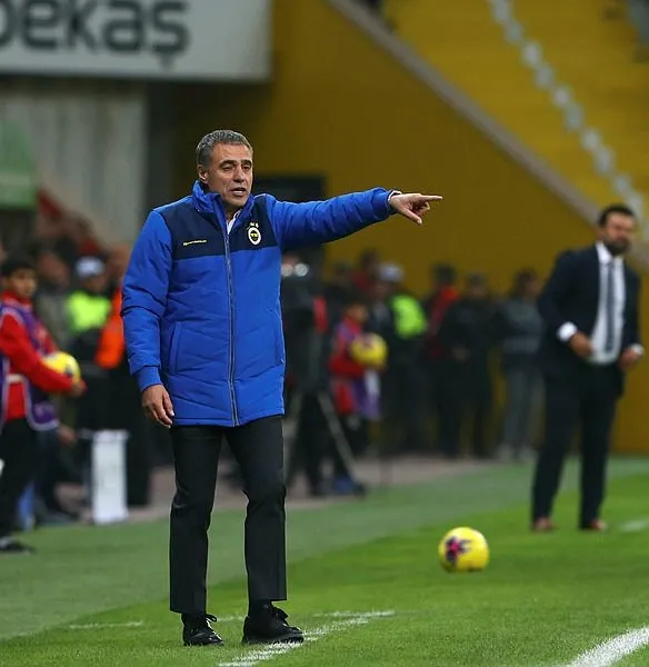 Fenerbahçe'de Ersun Yanal'ın tahtı sallanıyor! Yerine 2 aday gündemde!