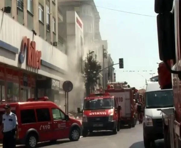Sultanbeyli'de yangın