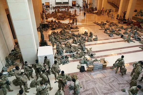 Son dakika: ABD’de Trump'ın azledilmesi görüşülüyor! Beyaz Saray'da sıradışı önlem