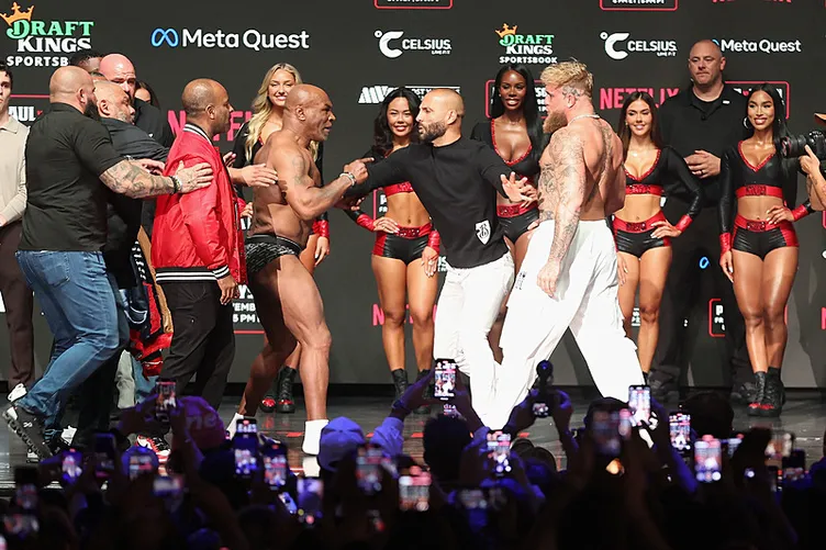Dünyanın merakla beklediği maç öncesi Mike Tyson’dan Jake Paul’a tokat: Onu öldüreceğim