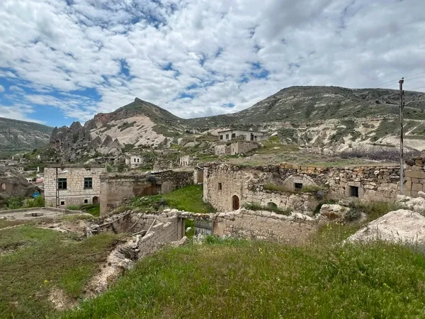 kanser-koyunden-hayalet-koye-karainin-huzunlu-hikayesi-1787556947815.jpg