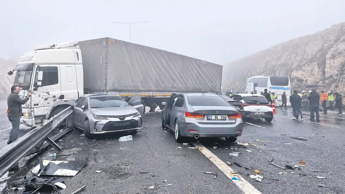Yoğun sis faciaya davetiye çıkardı