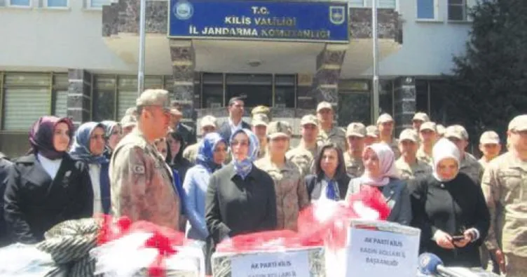 Sınırda askerlere kadın şefkati