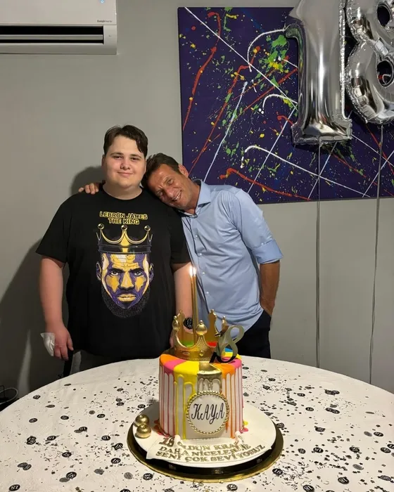 Kaya Çilingiroğlu ’Junior Kaya’yı paylaştı! İşte oğlu Hüseyin Kaya’nın son hali!