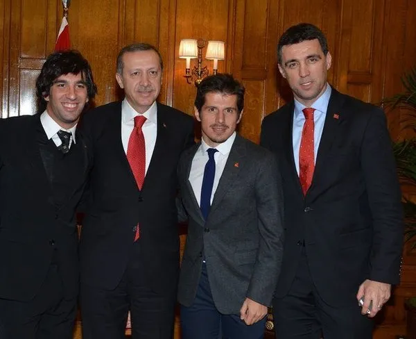 Emre ve Arda'dan Başbakan Erdoğan'a forma