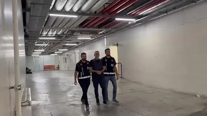 ak-parti-eskisehir-il-baskani-albayrak-ahbapa-uyan-bir-yapi-icerisinde-para-toplamislarbu-isin-adli-bir-tarafi-1788601510857.jpg