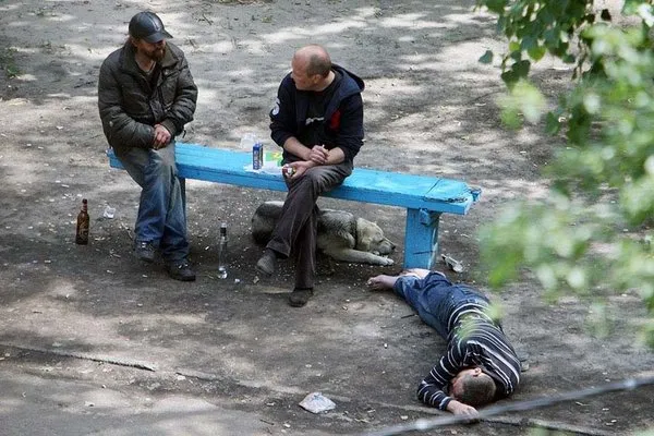 10 yıl boyunca aynı bankta yaşananların fotoğrafını çekti