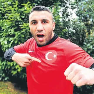 Avni Yýldýrým: Ben Galatasaray'ým, Dirrell ise Arsenal