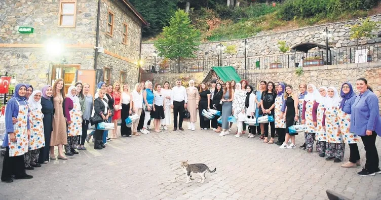 ‘Güçlü kadın, güçlü aile, güçlü Yıldırım’