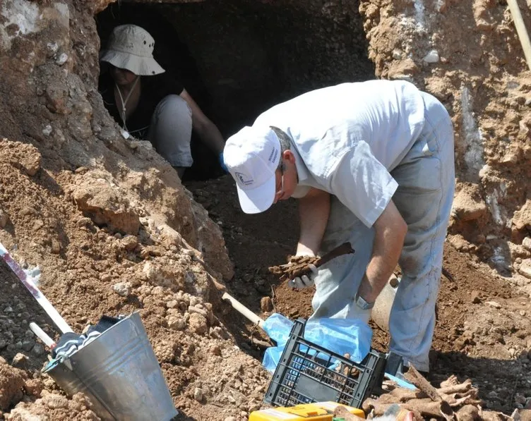 İş yeri temel inşaatı kazasında Bizans dönemine ait mezar bulundu