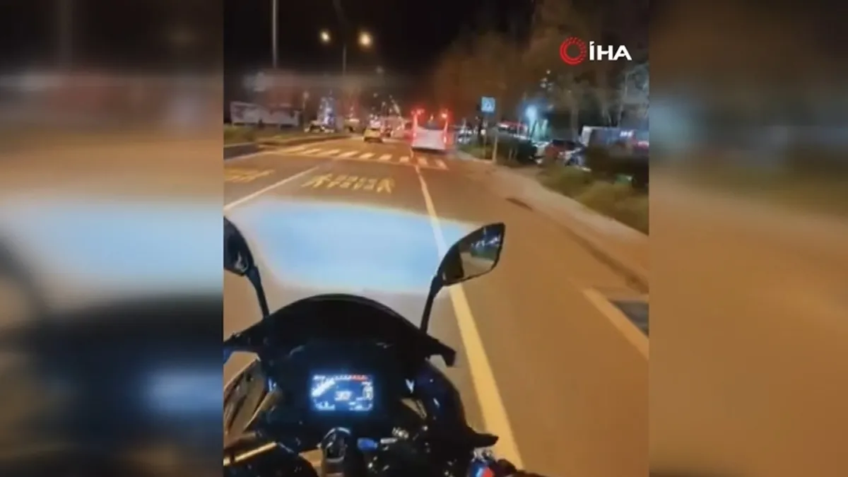 Tekirdağ’da otomobil ile çarpışa motosikletli yaralandı: Kaza anı kask kamerasında