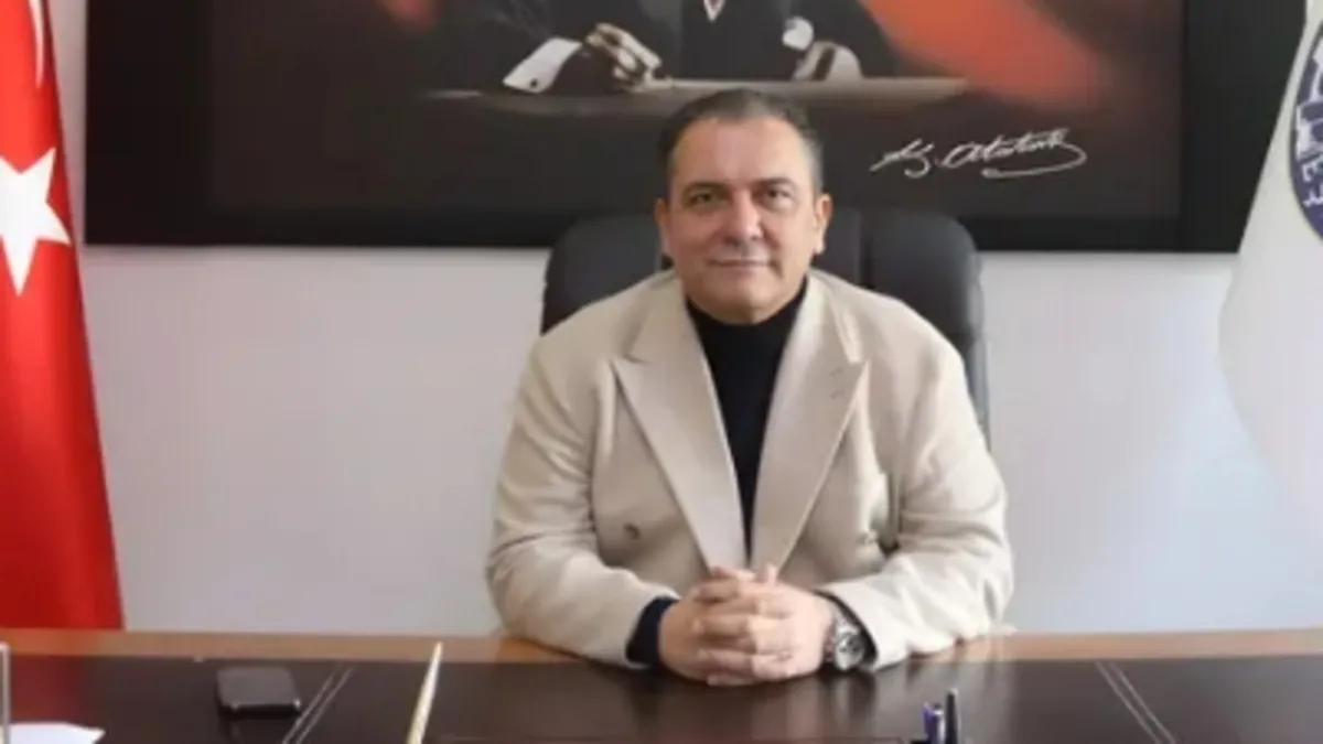 SON DAKİKA… Eşme Belediyesi’ne irtikap operasyonu: Belediye Başkanı Yılmaz Tozan ve eşi olmak üzere 3 şüpheli gözaltında SON DAKİKA… Eşme Belediyesi’ne irtikap operasyonu: Belediye Başkanı Yılmaz Tozan ve eşi olmak üzere 3 şüpheli gözaltında