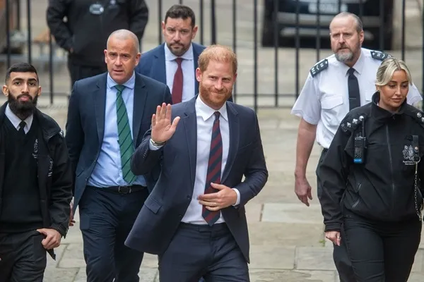 Kraliyette kriz büyüyor! Prens Harry’den şok sözler: Can güvenliğim yok, çocuklarımı İngiltere’ye getiremiyorum!