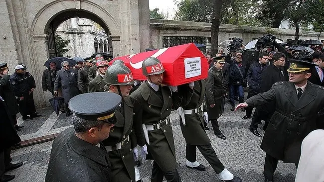 son-dakika-kasif-kozinoglu-sorusturmasinda-4-gozalti-daha-cezaevi-muduru-de-listede-1789838118962.jpeg