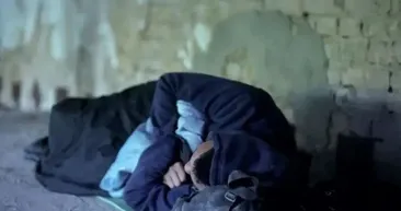 Yolda Yürürken Bir Anda Uykuya Dalıyorlar: Bilim İnsanlarını Bile Şaşkına Çeviren O Gizemli Köy