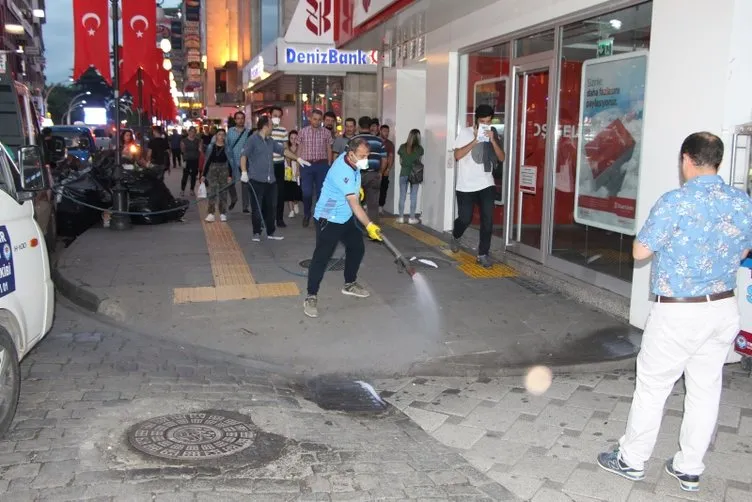 Trabzon’un en işlek caddesini ’Kakalaklar’ bastı