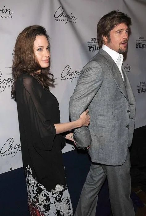 Angelina Jolie ve Brad Pitt’ten mutluluk pozları