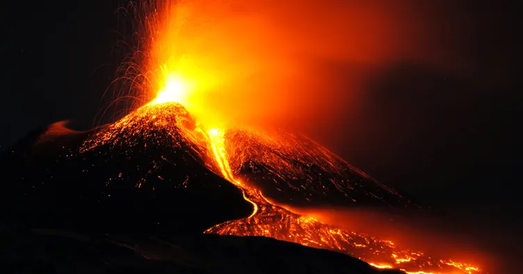 Etna Yanardağı yeniden faaliyete geçti