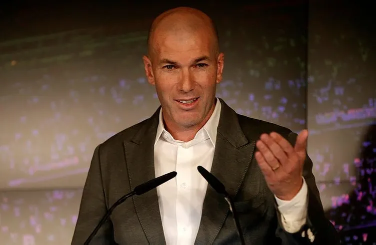 Zidane’ın pantolonu imza törenine damgasını vurdu