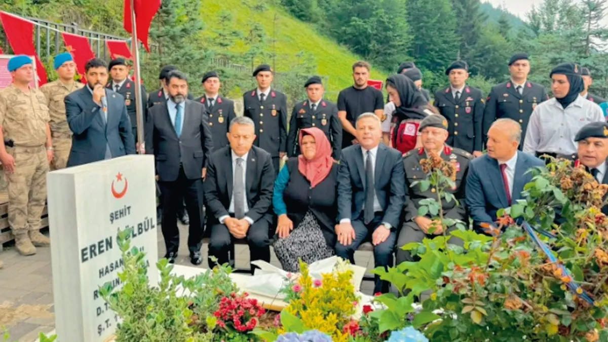 Şehit Eren Bülbül mezarı başında anıldı