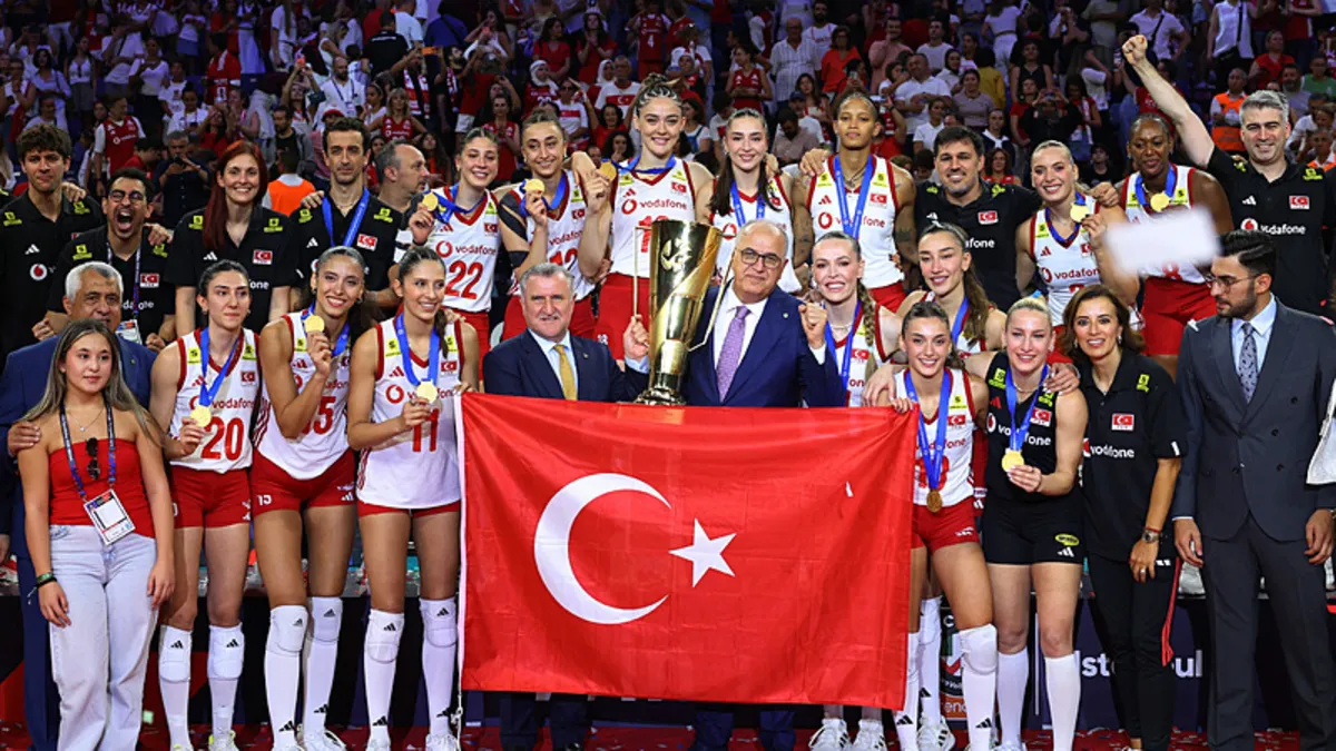 Gençlik ve Spor Bakanı Osman Aşkın Bak: Türkiye, bir voleybol ülkesi! haber görseli
