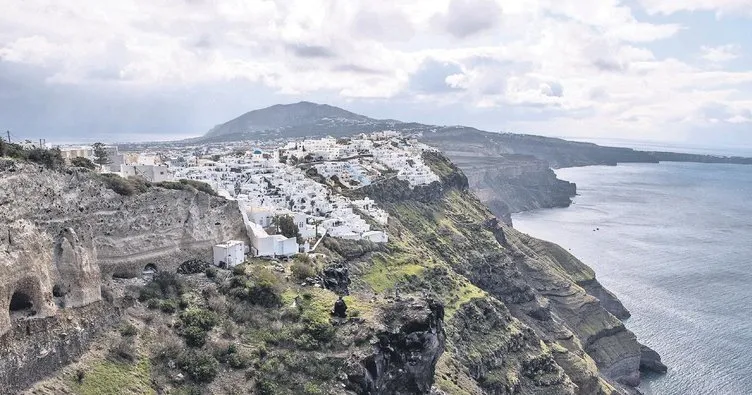 Santorini diken üstünde