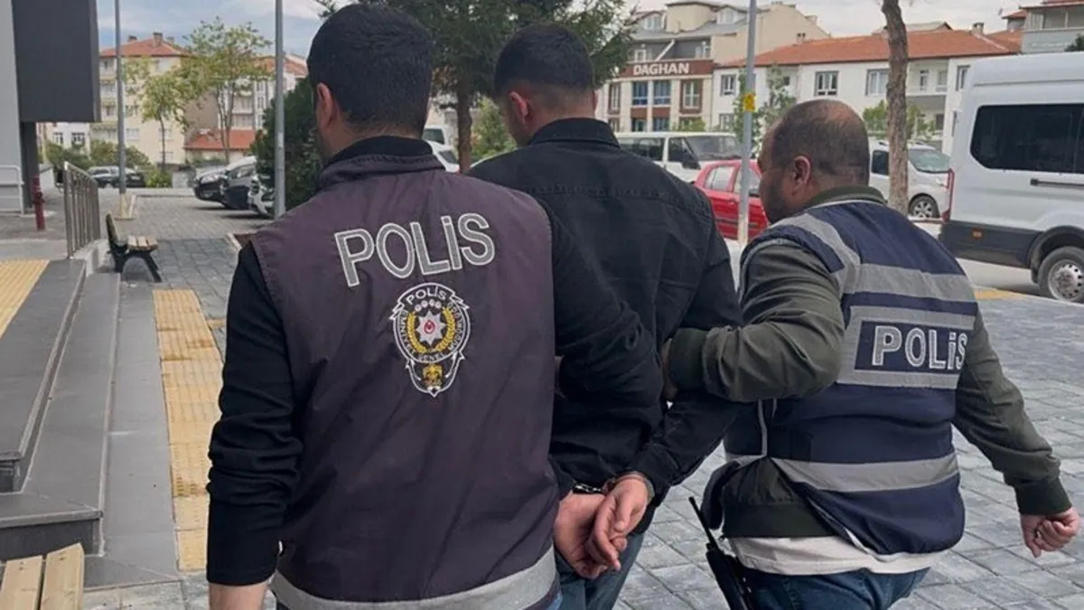 Çorum’da kuzenini silahla vuran şahıs tutuklandı Çorum’da kuzenini silahla vuran şahıs tutuklandı